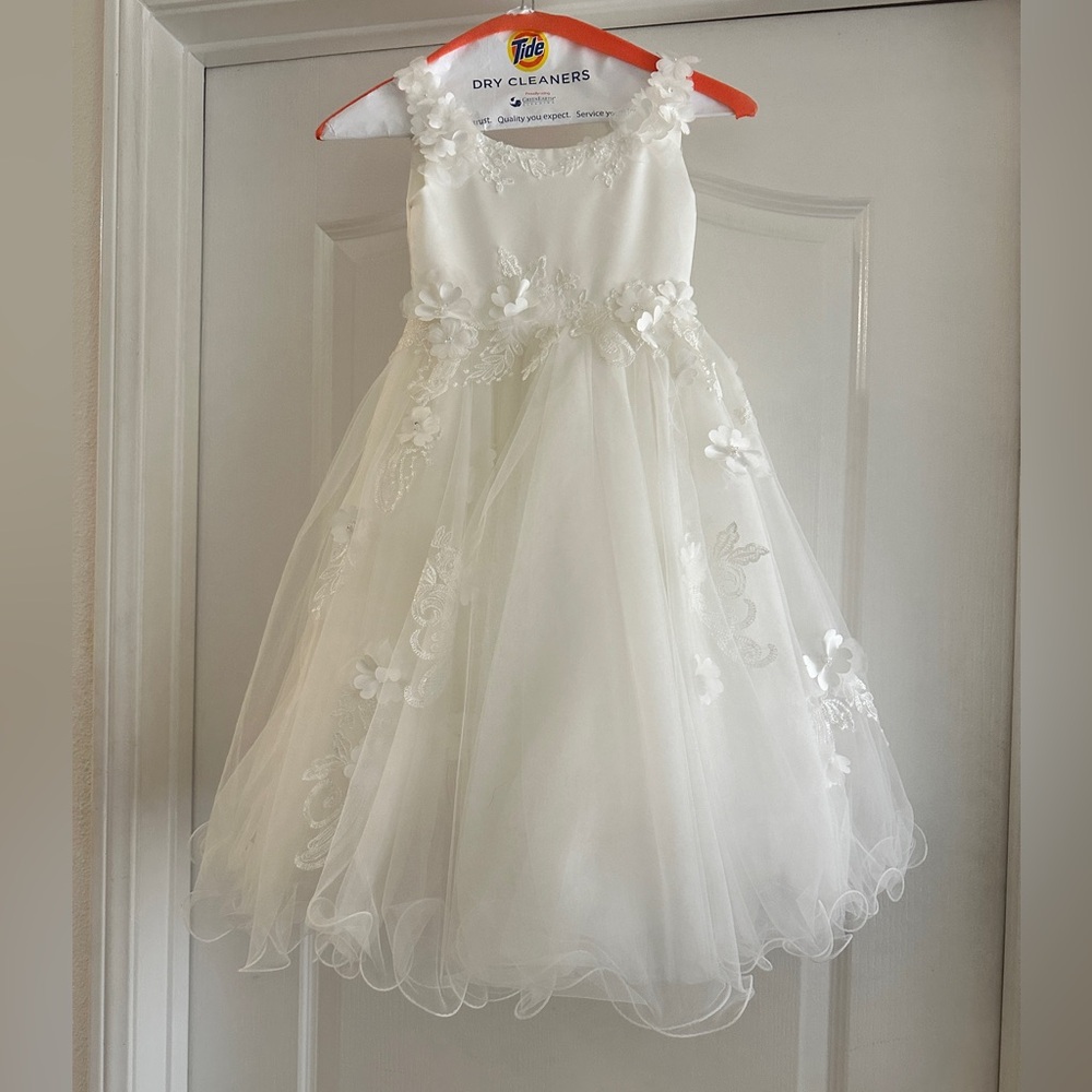 Joan Calabrese White formal girls dress tulle dress size 8 yr